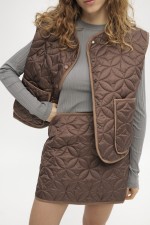 Коричневий стьобаний жилет 3915 фото 3