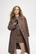 Коричневе стьобане пальто 3916 фото 8