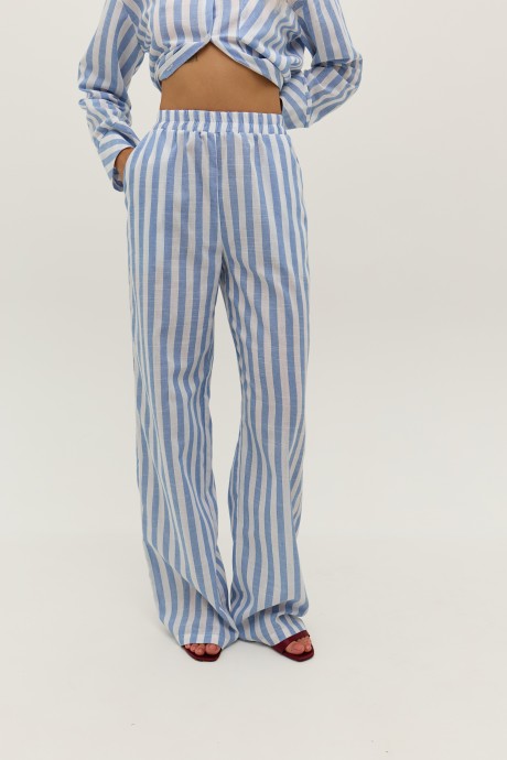 Штані у біло-блакитну смужку 39923992 купить
