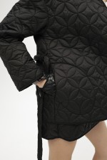 Чорна стьобана куртка 3880 фото 3
