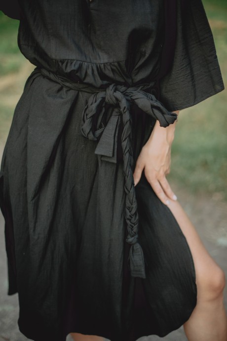 Чорна вільна сукня з поясом косичкою 32213221 купить